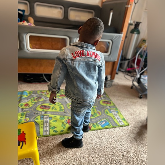 Meet Your Preemie Posher - Picture 2 of 5